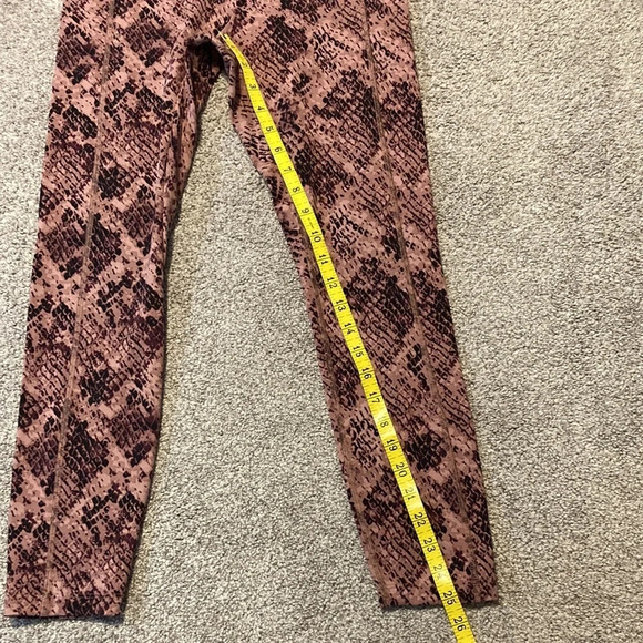 PINK Victoria’s Secret Ultimate V High Waist Snake Print Pocket Leggings… - Picture 6 of 15